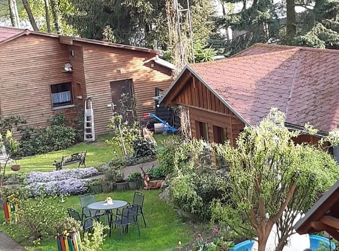 Monikas Gaestehaeuser Seeblick 希梅尔佛特